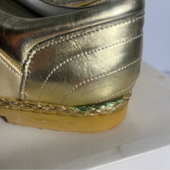 Wanted Designer Studded Women's Gold Shoes- sz. 6.5 New - Picture 5 of 10